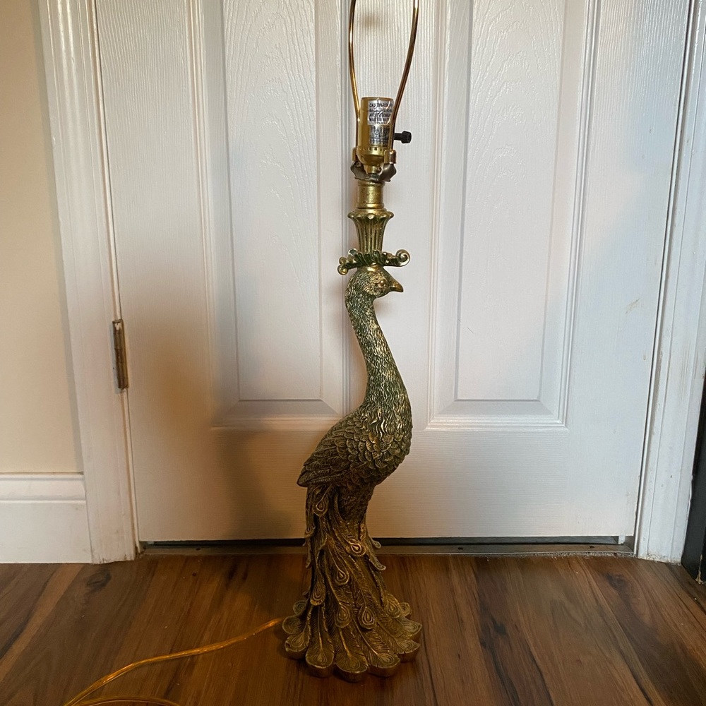 Charming gold peacock lamp